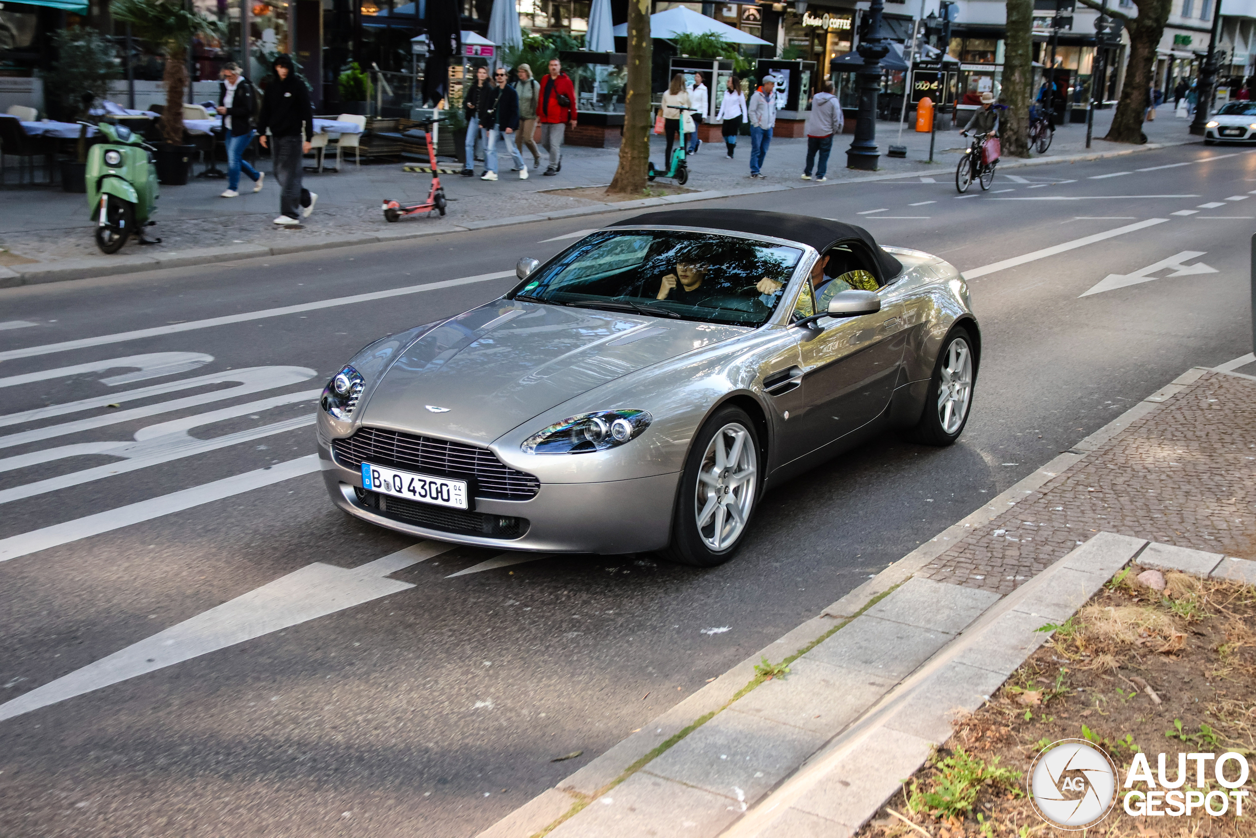 Aston Martin V8 Vantage Roadster