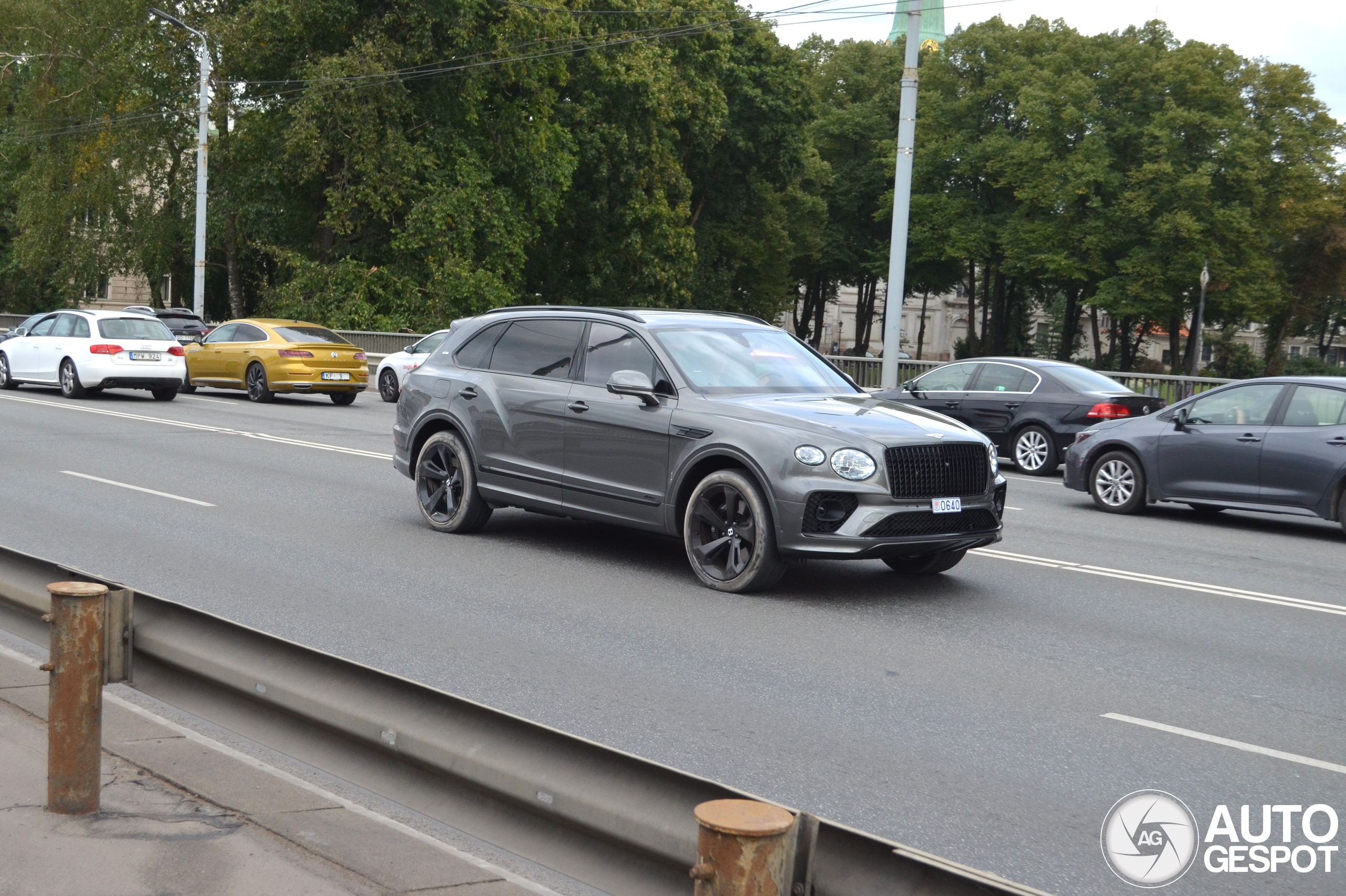 Bentley Bentayga Azure EWB First Edition