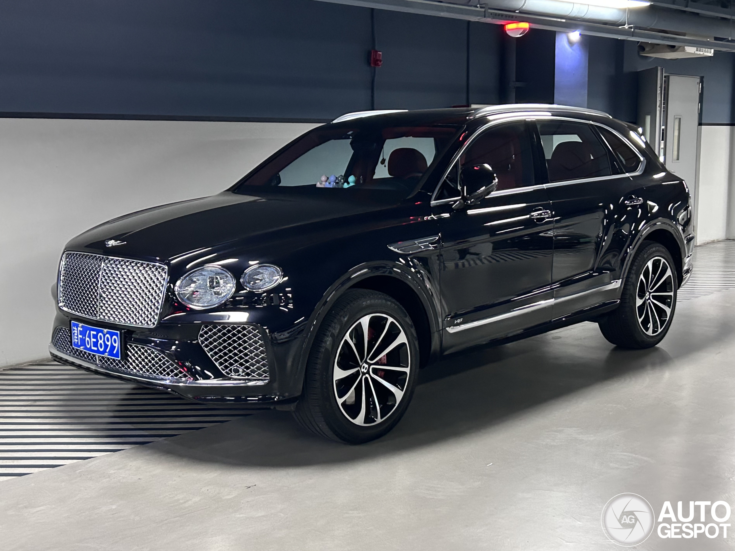 Bentley Bentayga V8 2021