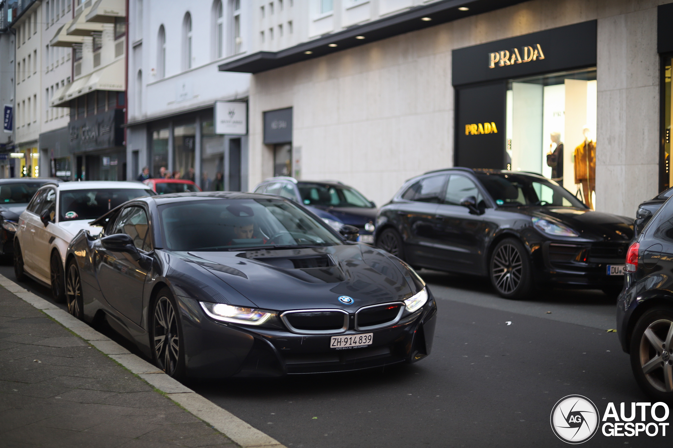 BMW i8