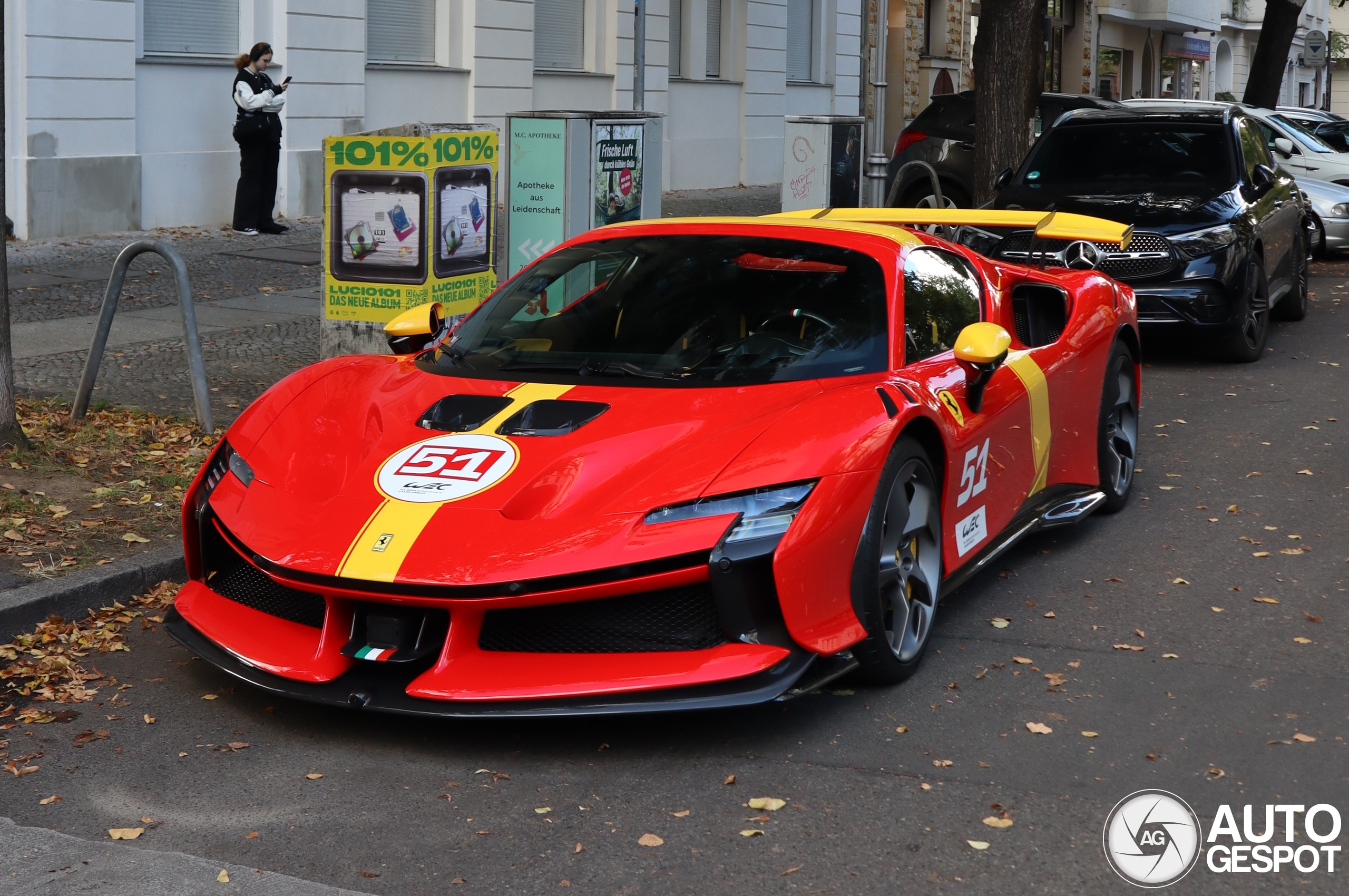 Ferrari SF90 XX Spider knalt van je beeldscherm