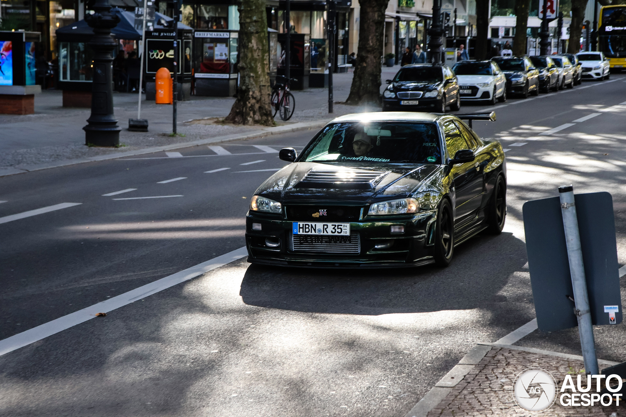 イノモデル Skyline GT-R R34 V-Spec II Nur Nissan Skyline R34 GTR V Spec II NUR - Walkaround - YouTube
