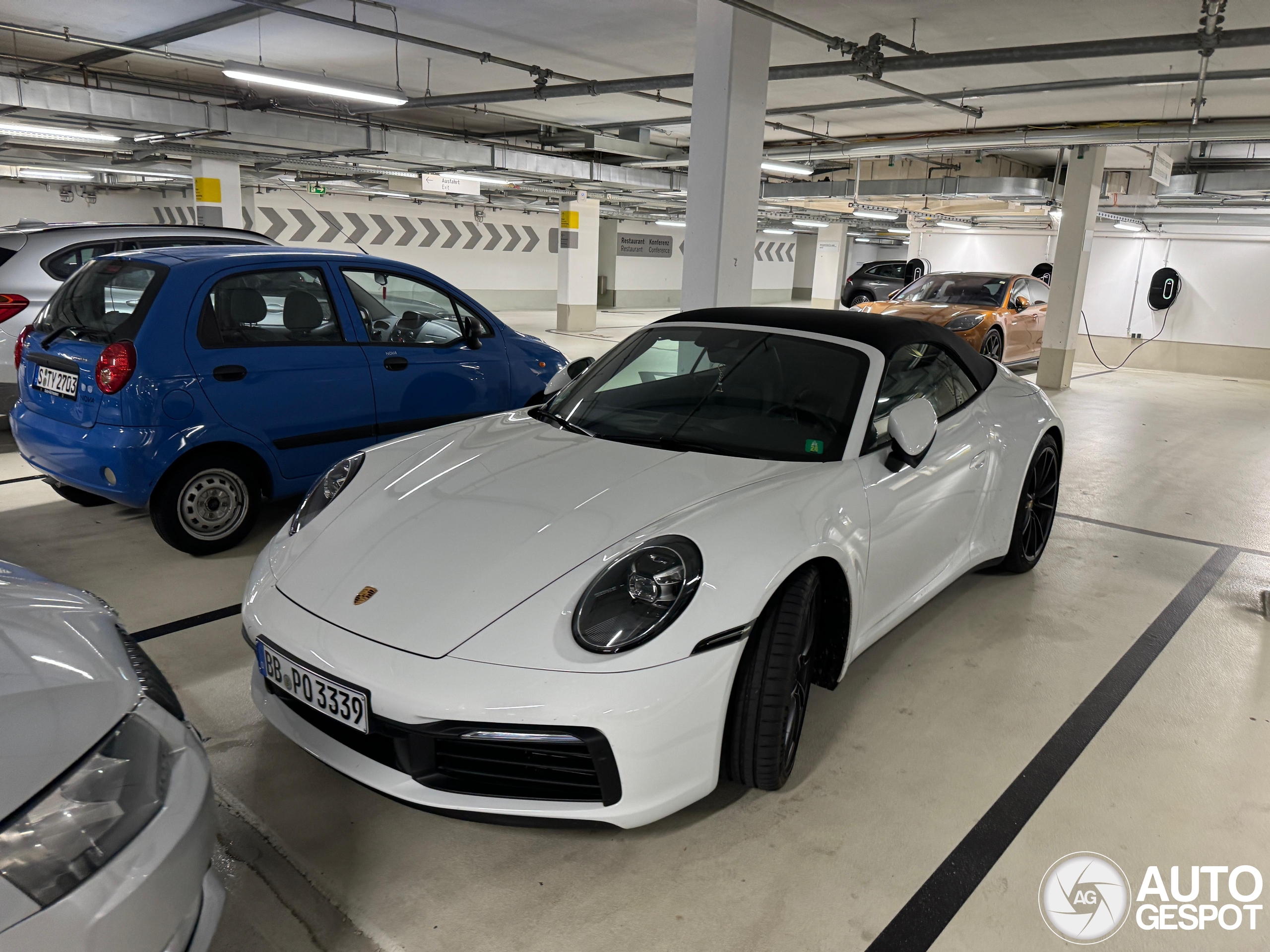 Porsche 992 Carrera 4S Cabriolet