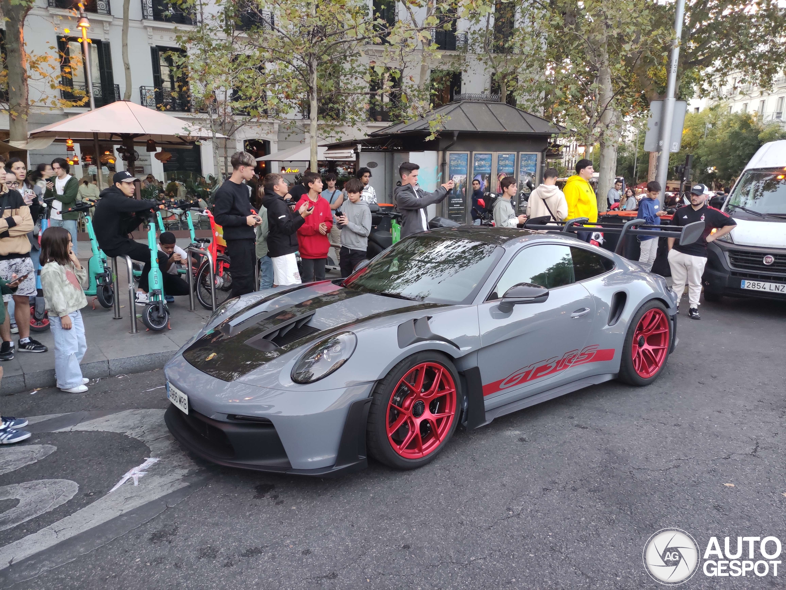 Porsche 992 GT3 RS Weissach Package