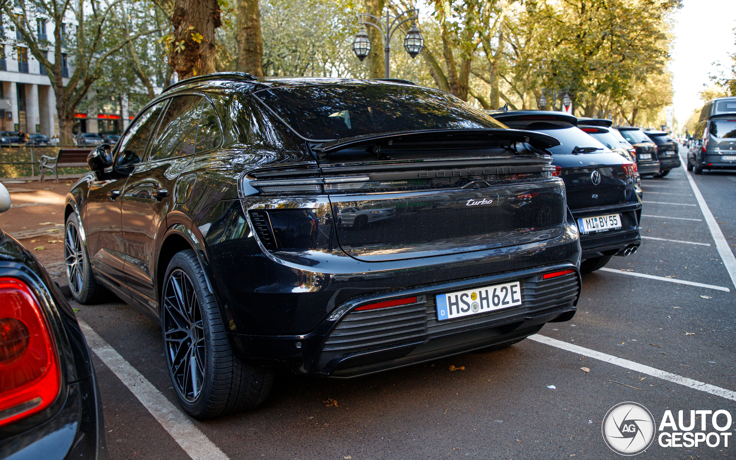 Porsche Macan EV Turbo