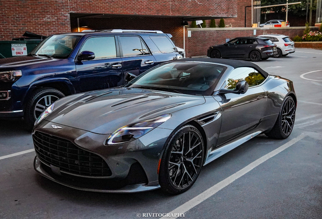 Aston Martin DB12 Volante