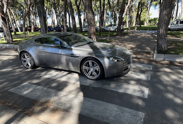 Aston Martin V8 Vantage