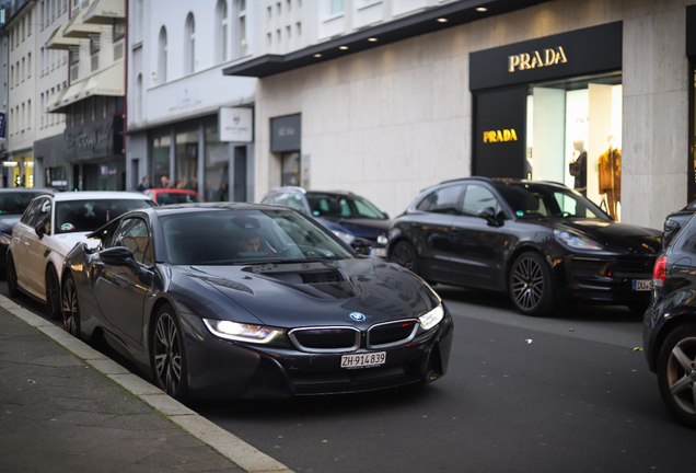 BMW i8