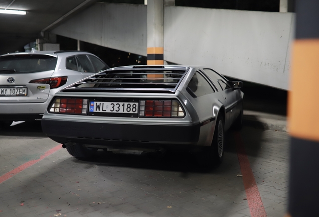 DeLorean DMC-12