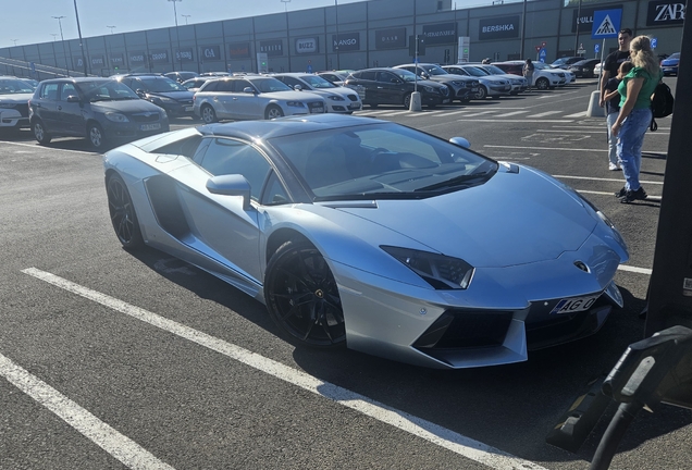 Lamborghini Aventador LP700-4 Roadster