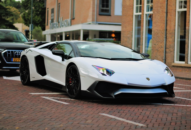 Lamborghini Aventador LP750-4 SuperVeloce Roadster