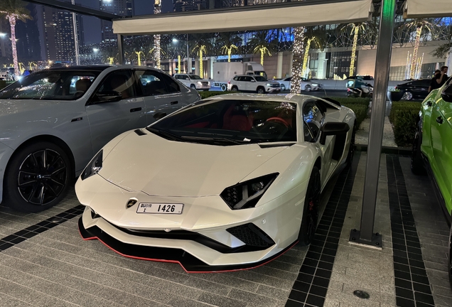 Lamborghini Aventador S LP740-4