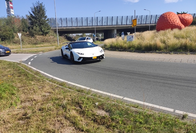 Lamborghini Huracán LP640-4 Performante Spyder