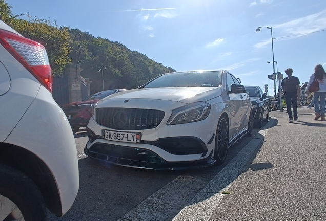 Mercedes-AMG A 45 W176 2015