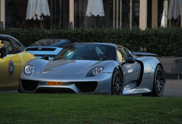 Porsche 918 Spyder Weissach Package