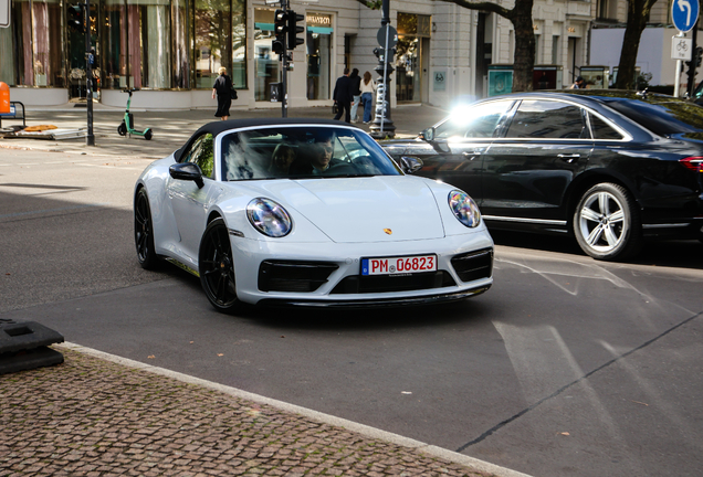 Porsche 992 Carrera 4 GTS Cabriolet