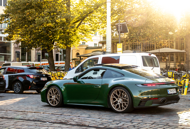 Porsche 992 Carrera 4S