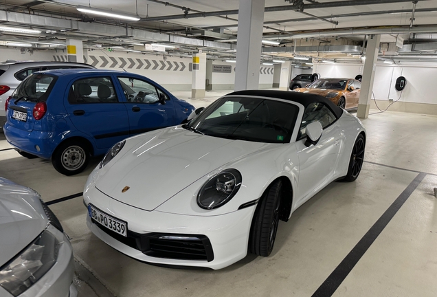 Porsche 992 Carrera 4S Cabriolet