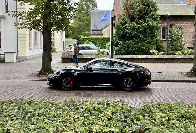 Porsche 992 Carrera GTS