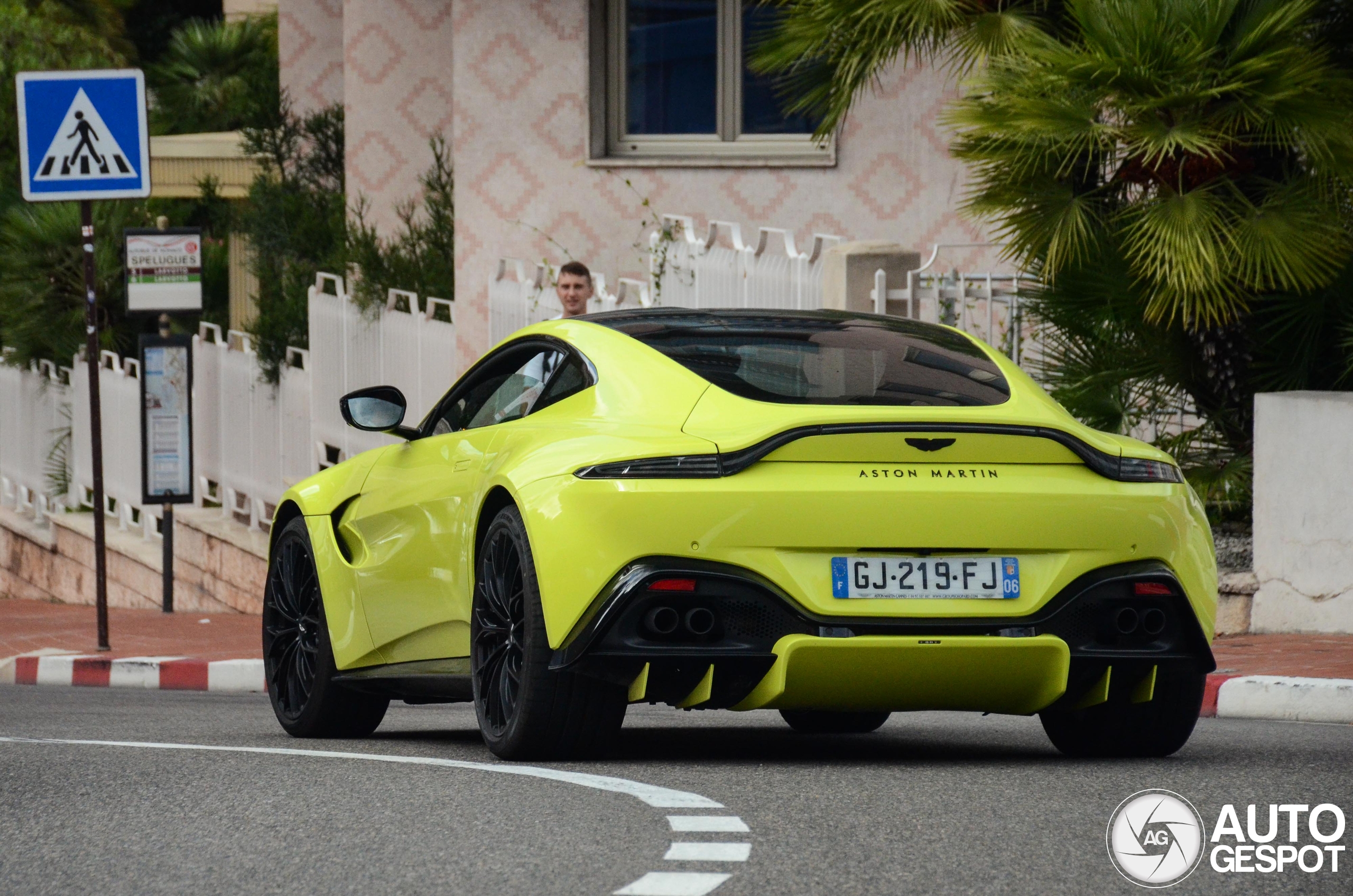 Aston Martin V8 Vantage 2018