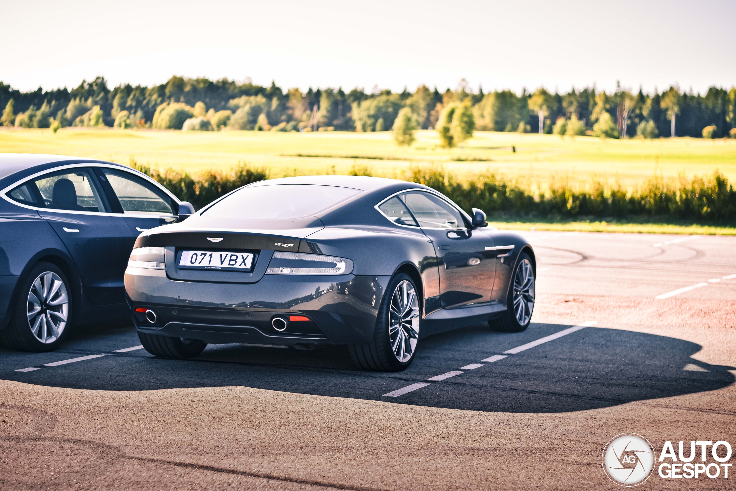 Aston Martin Virage 2011