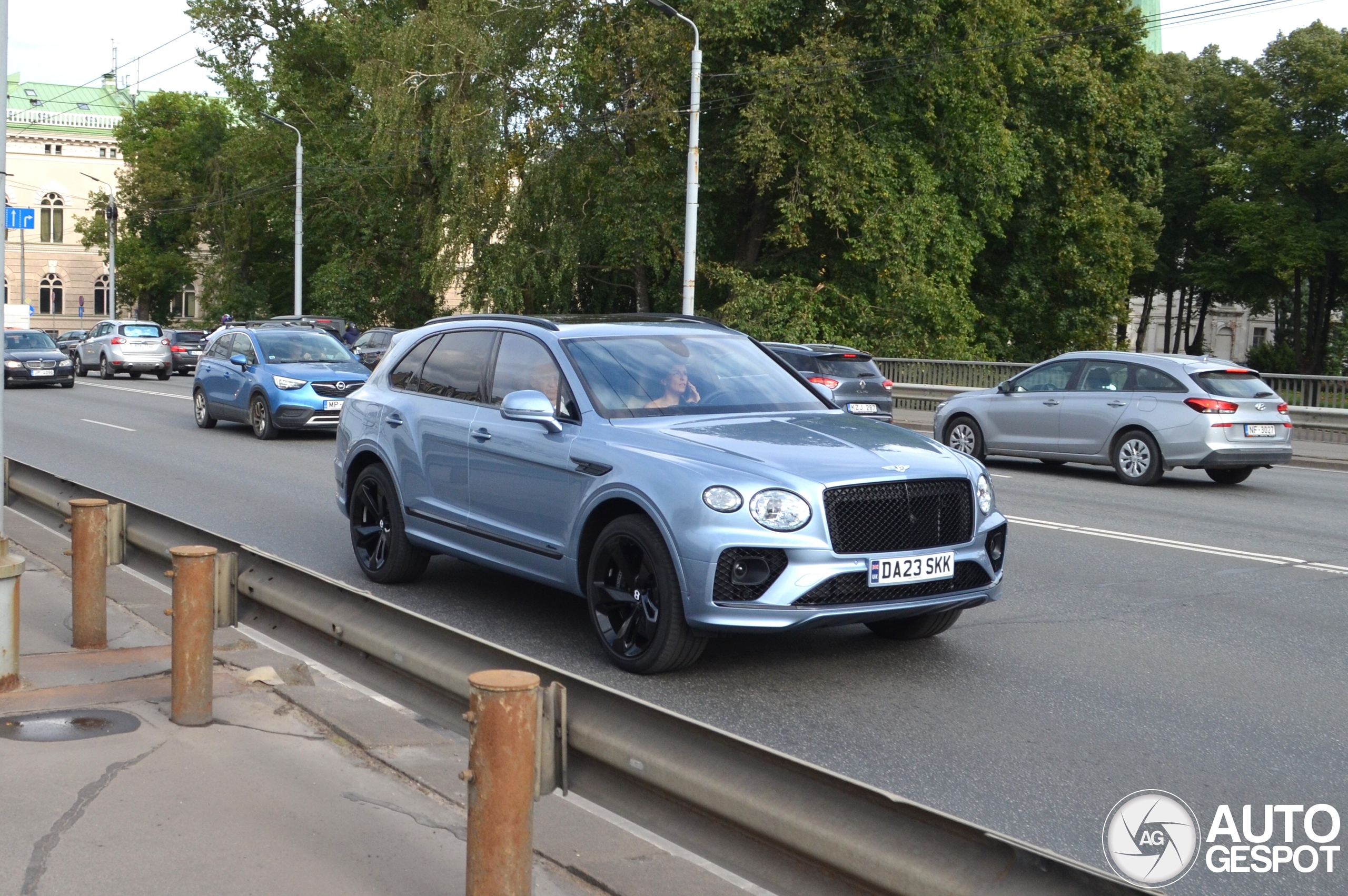 Bentley Bentayga Azure