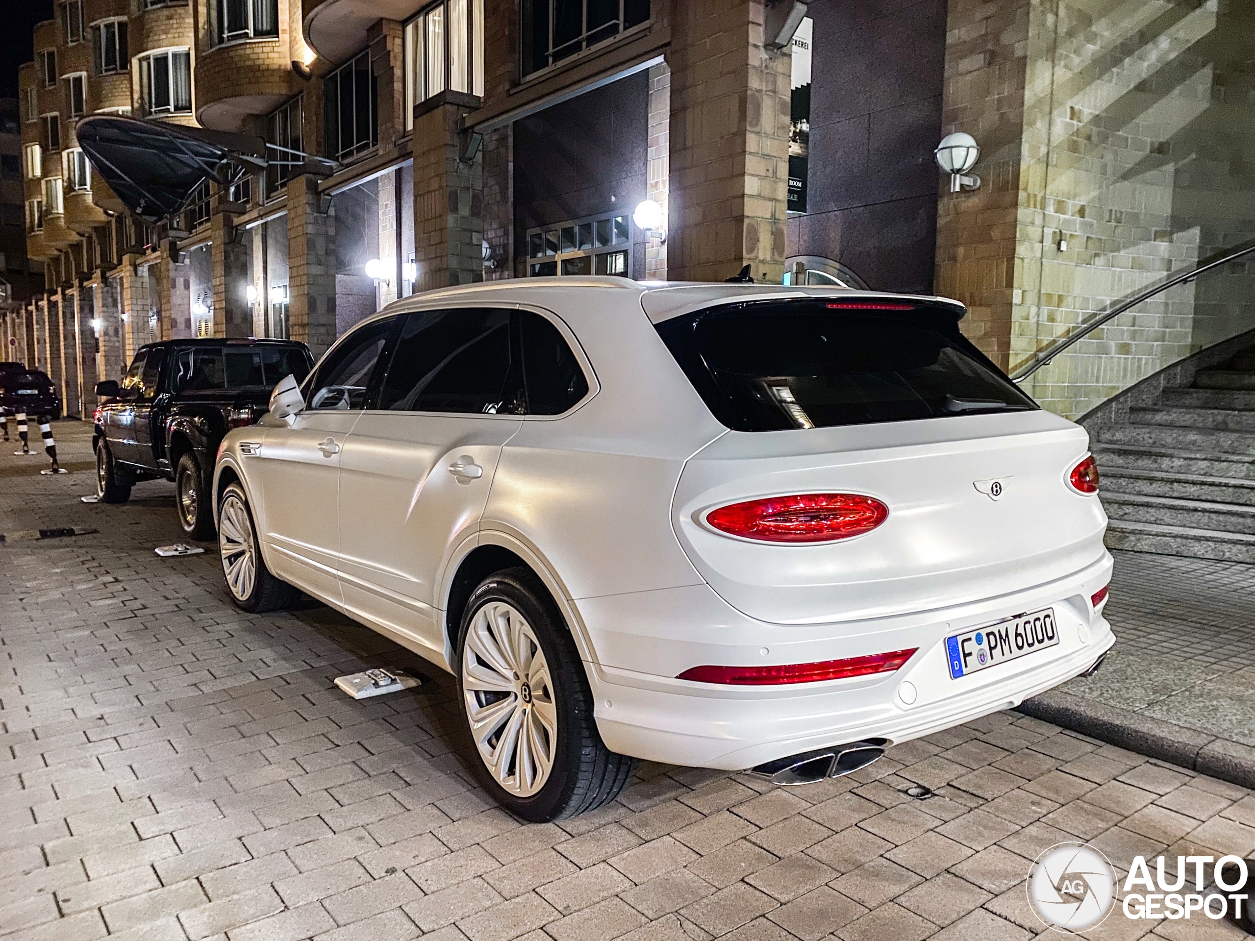 Bentley Bentayga Azure EWB First Edition