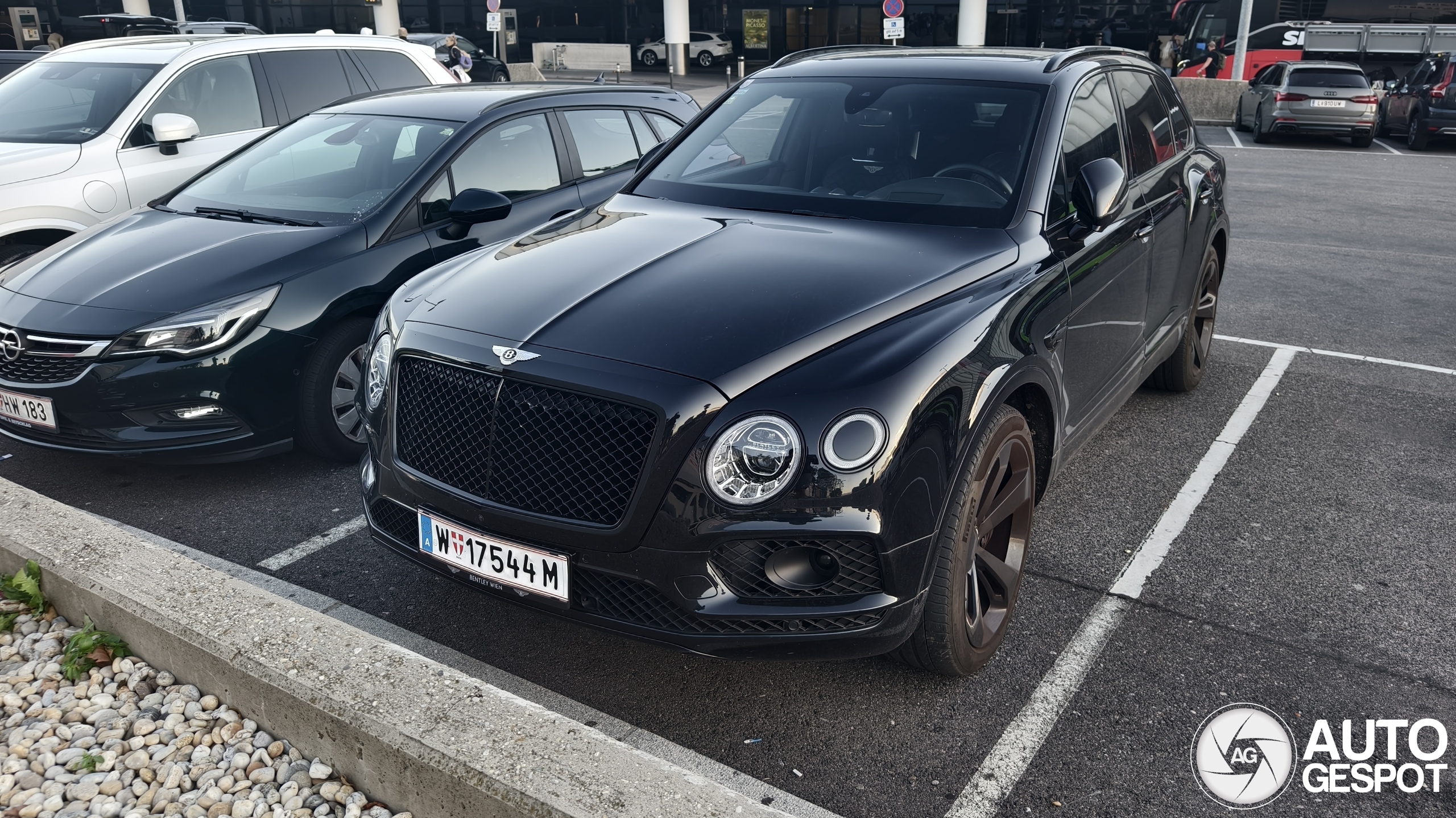 Bentley Bentayga Black Edition