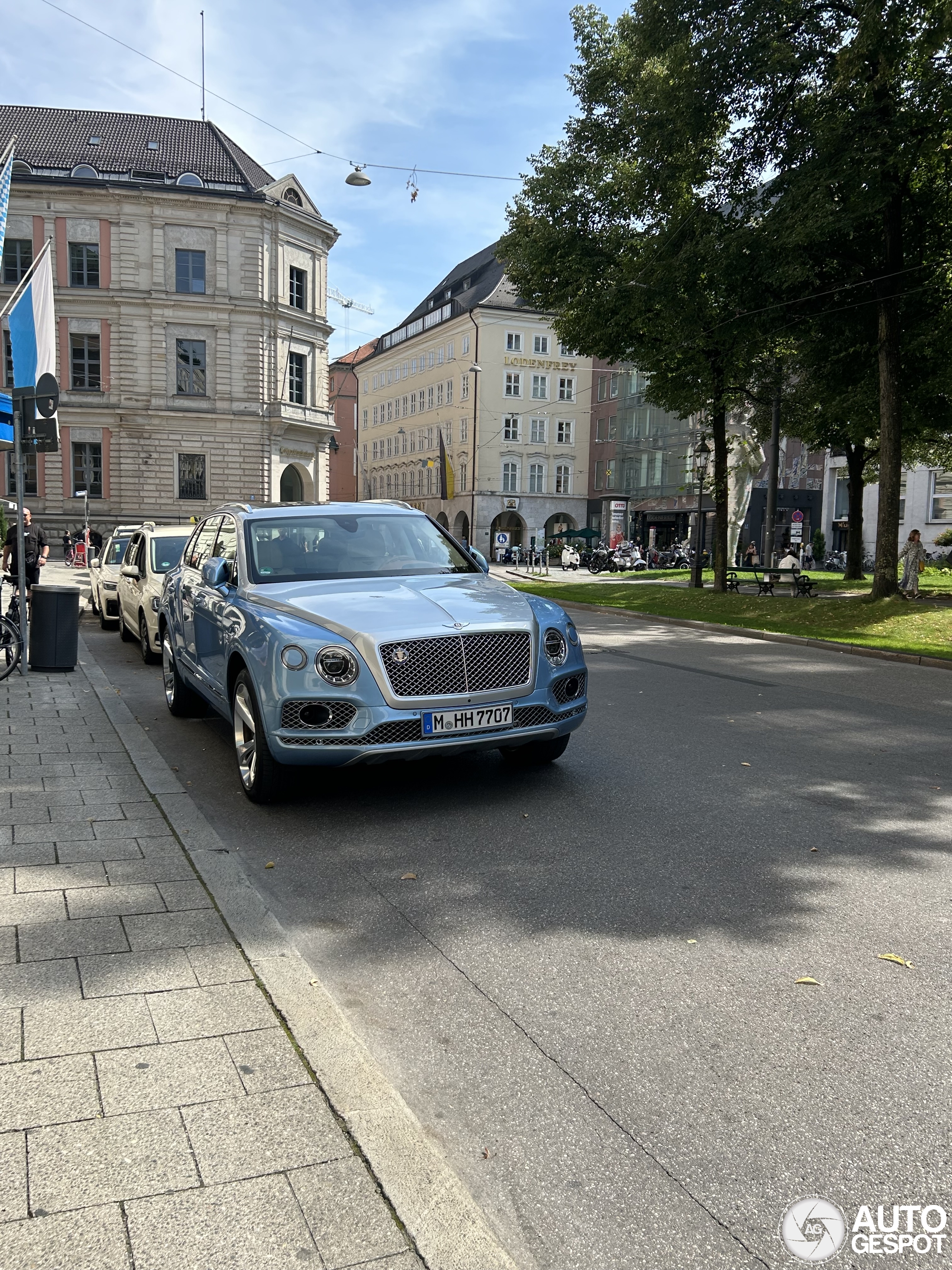 Bentley Bentayga V8