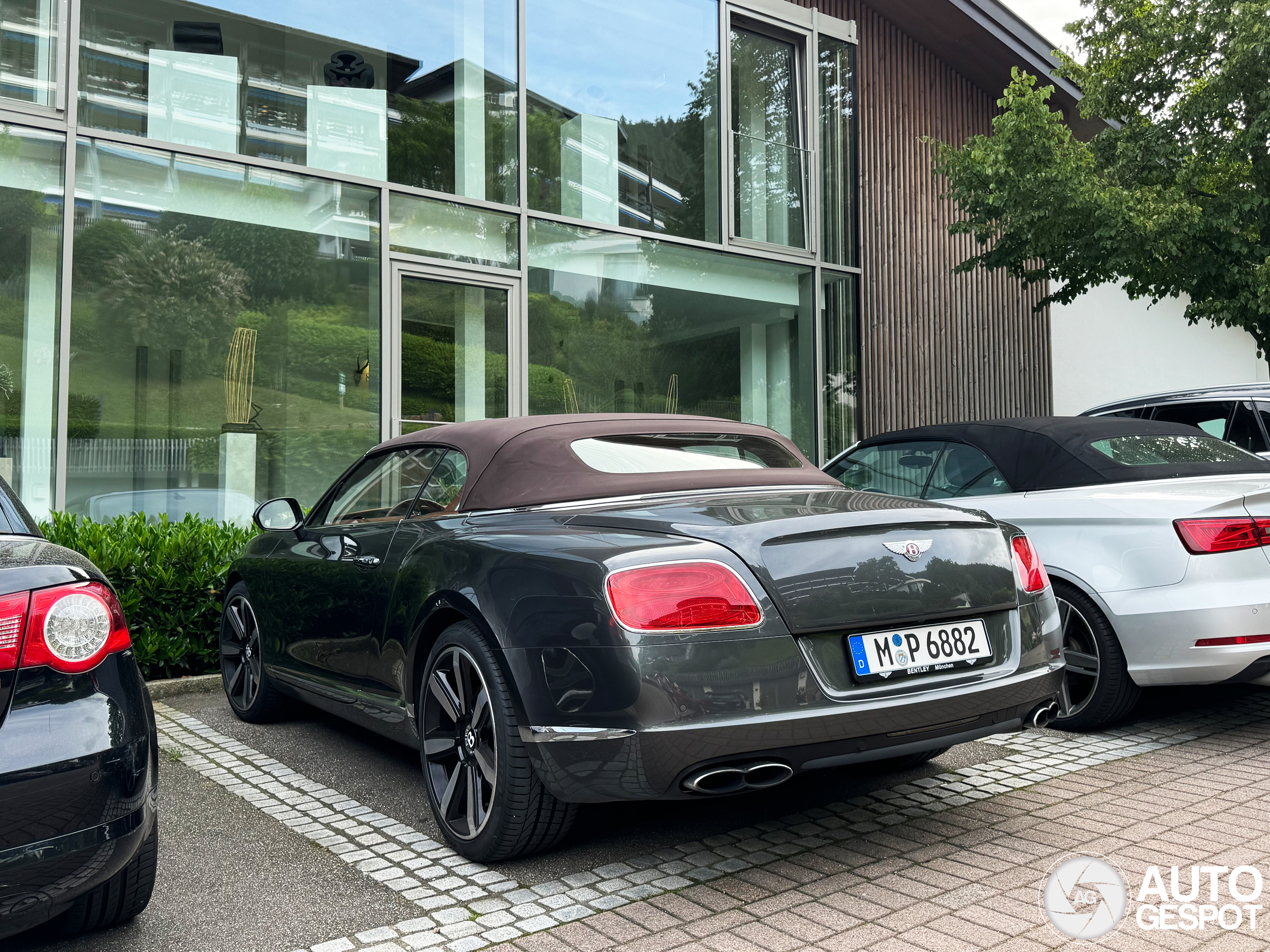 Bentley Continental GTC V8