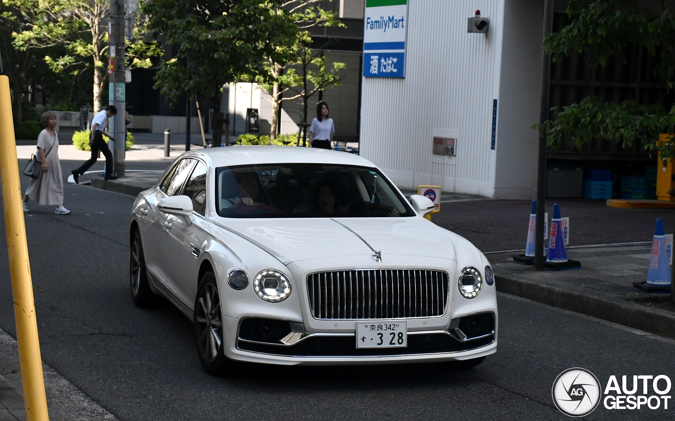 Bentley Flying Spur V8 2021