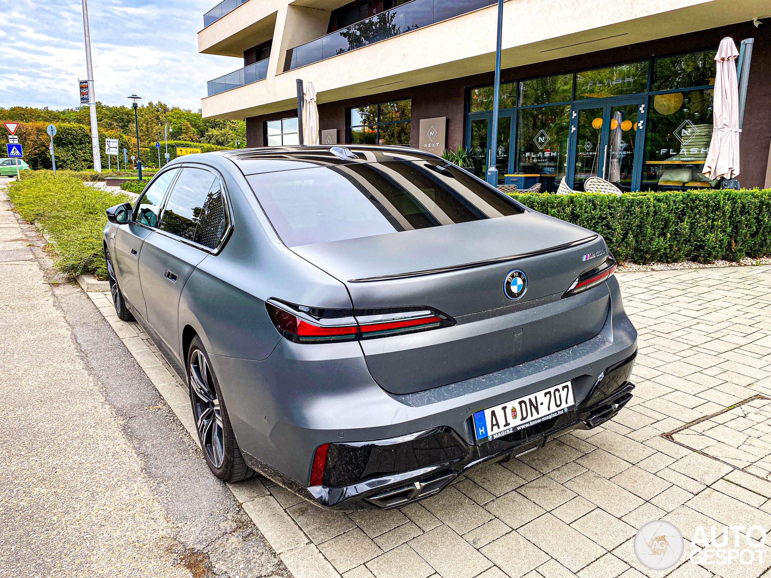 BMW M760e xDrive