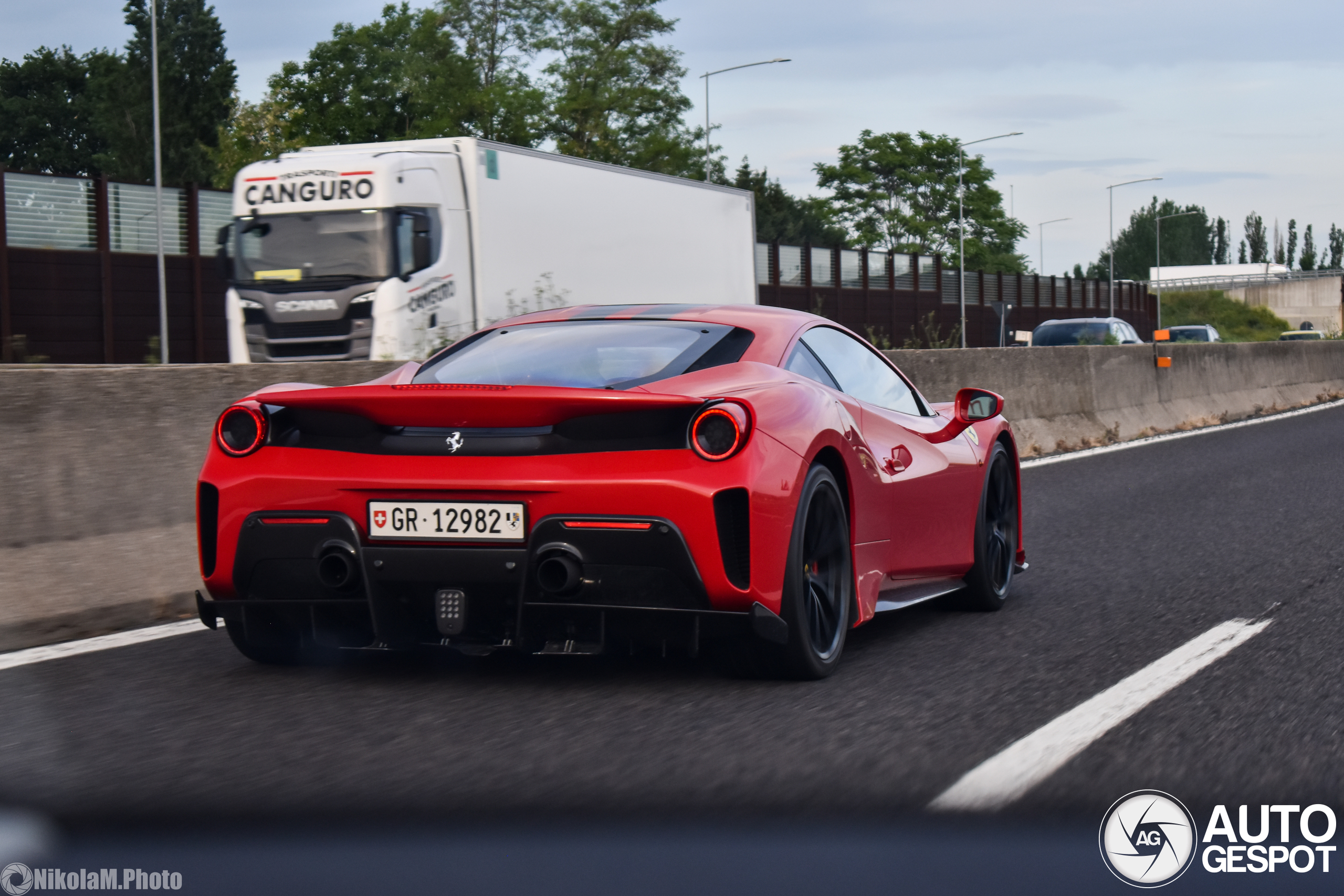 Ferrari 488 Pista