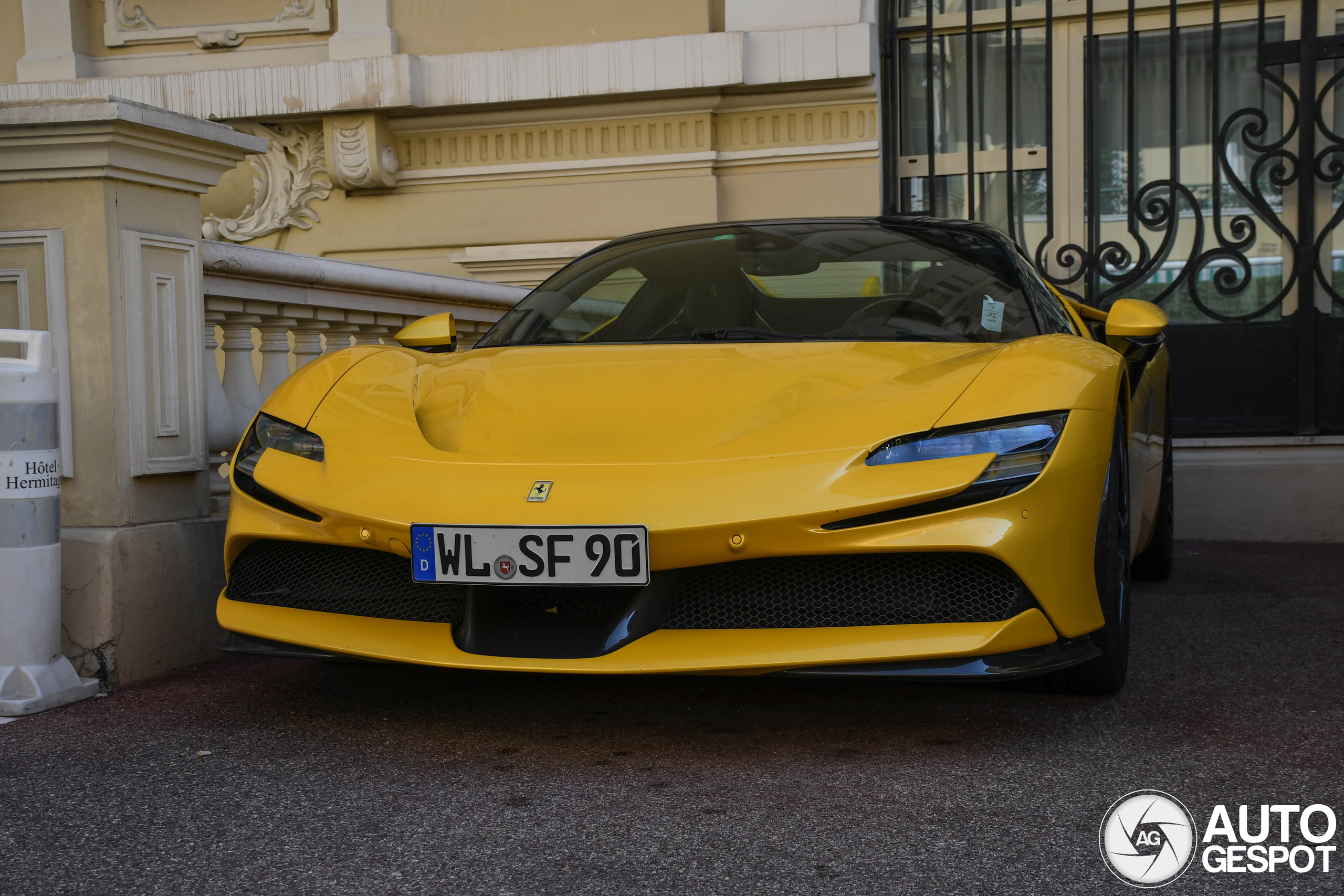 Ferrari SF90 Spider