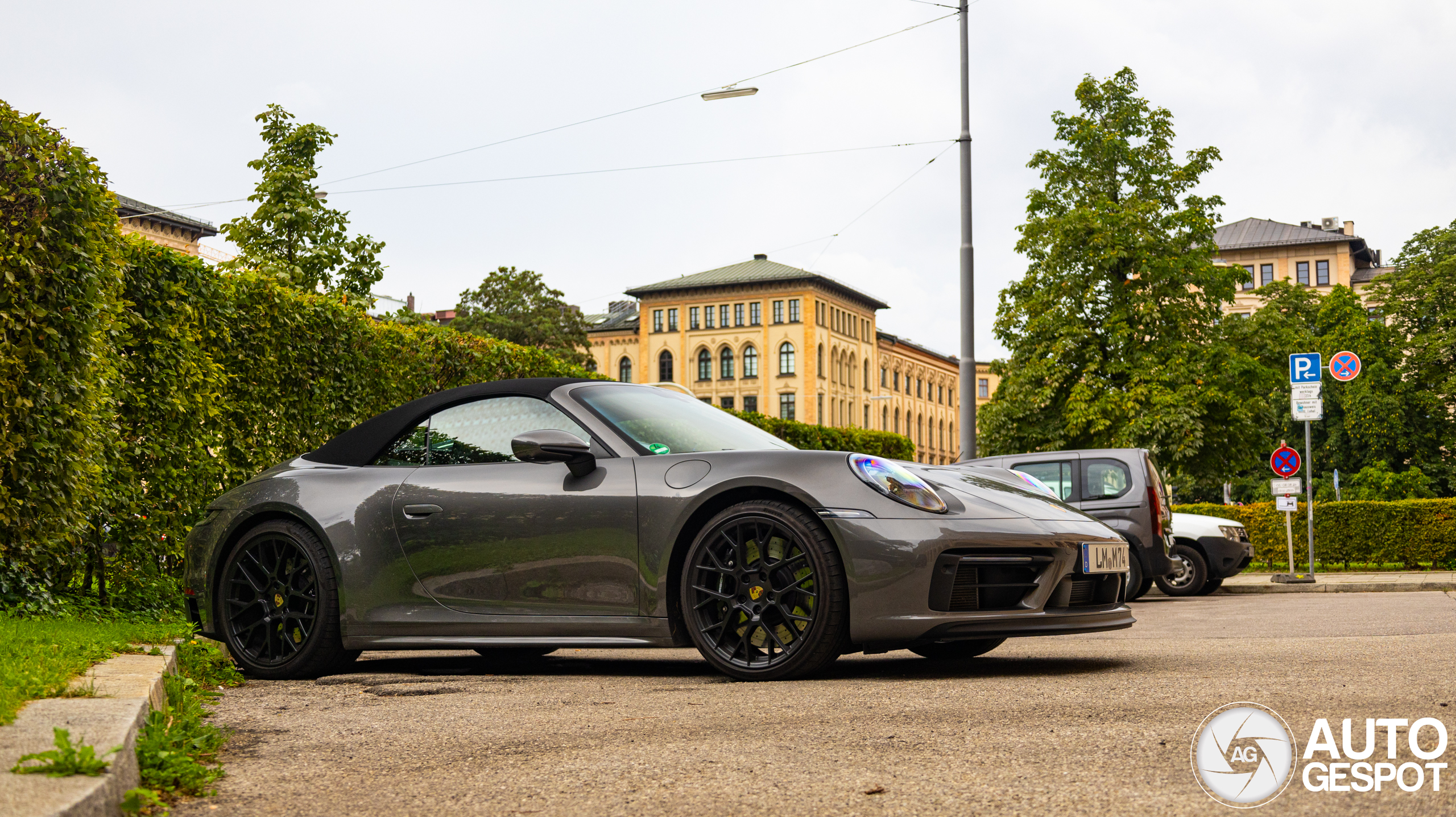 Porsche 992 Carrera 4 GTS Cabriolet