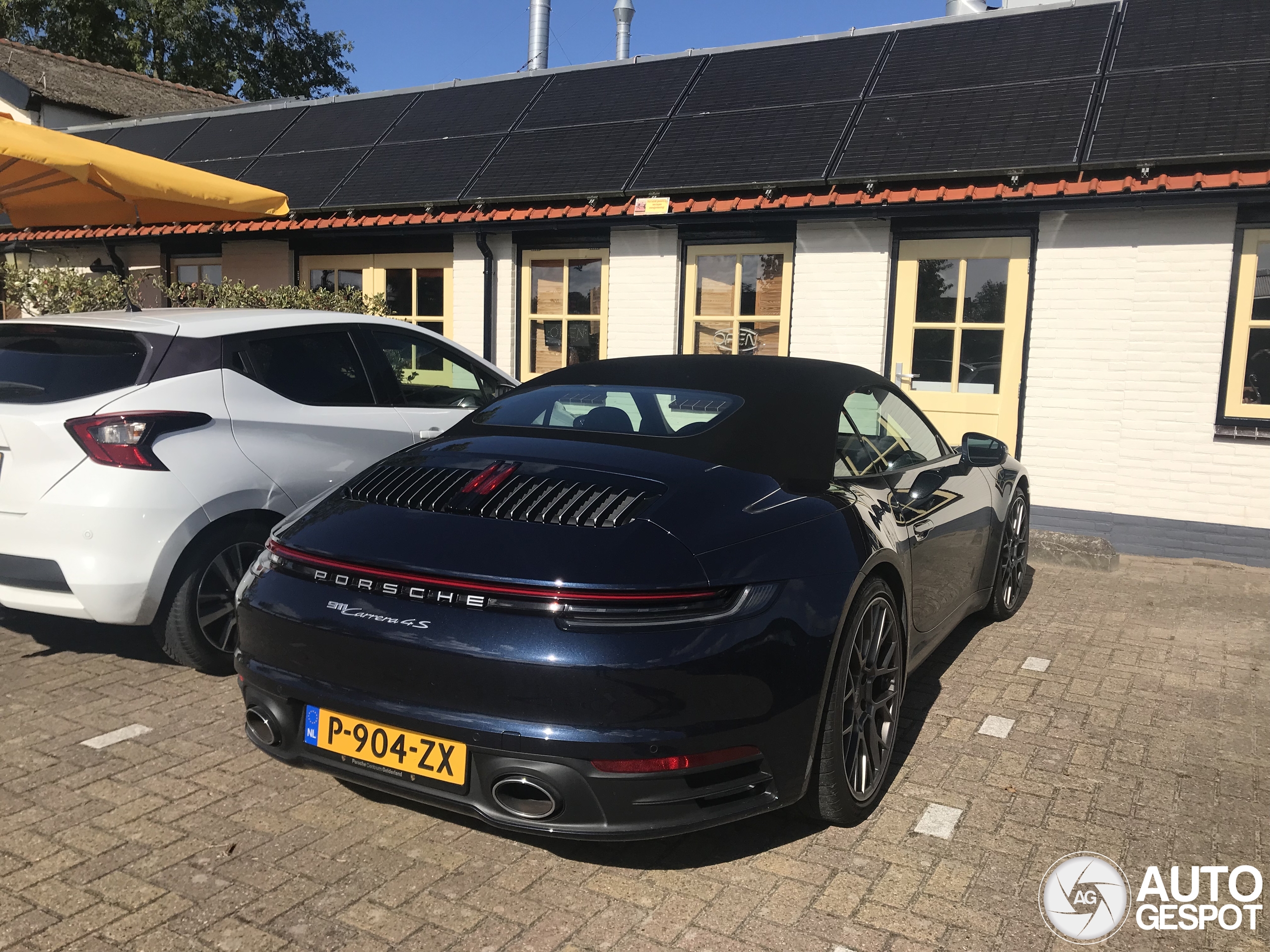 Porsche 992 Carrera 4S Cabriolet