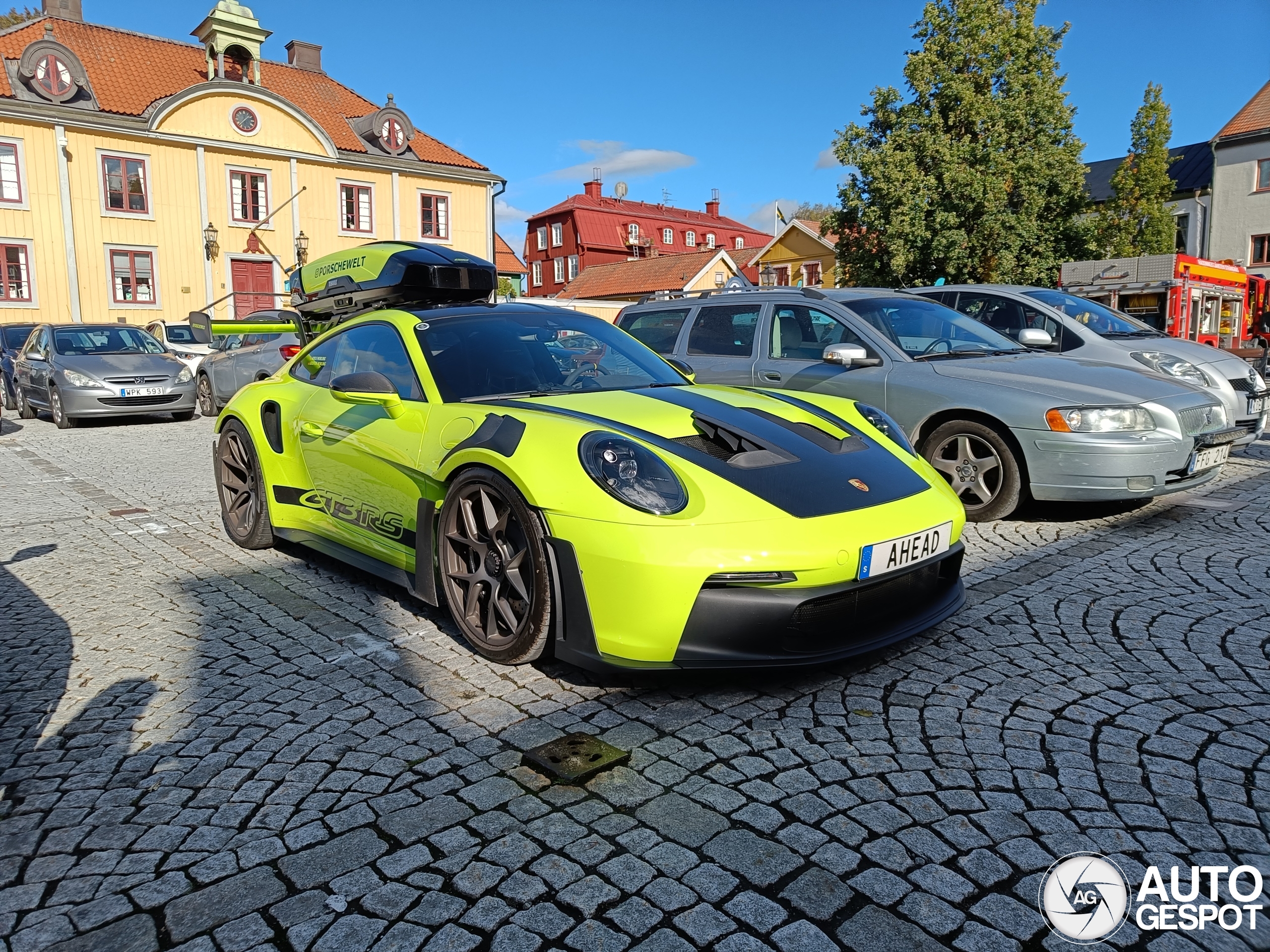 Porsche 992 GT3 RS Weissach Package