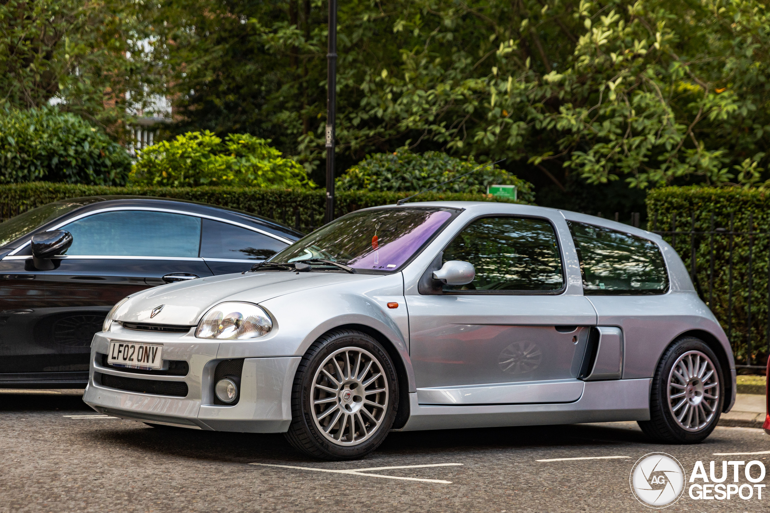 Renault Clio V6