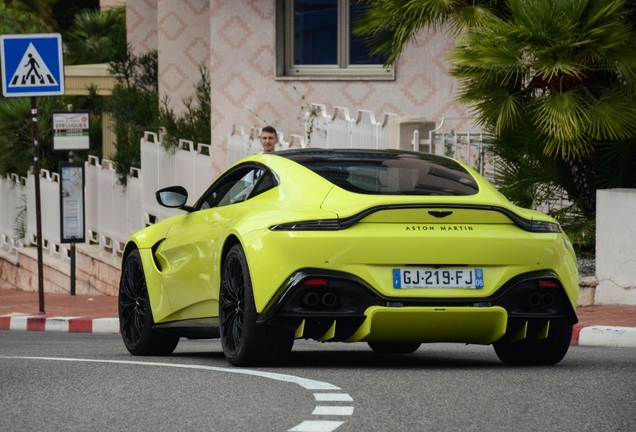 Aston Martin V8 Vantage 2018