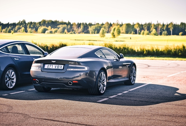 Aston Martin Virage 2011