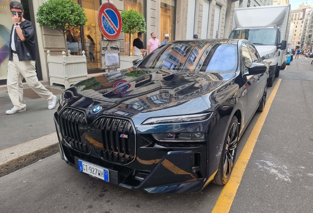 BMW M760e xDrive