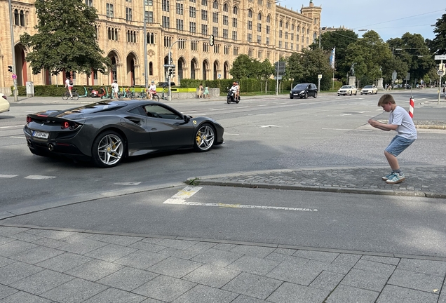 Ferrari F8 Tributo