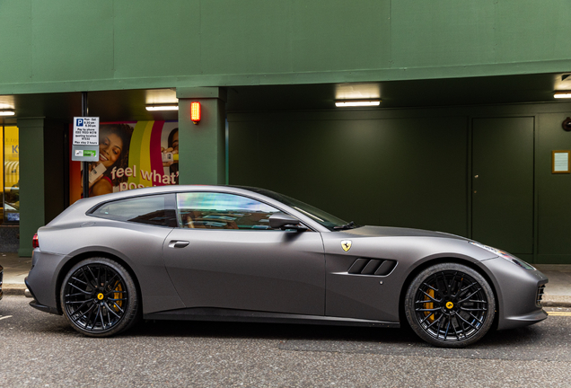 Ferrari GTC4Lusso