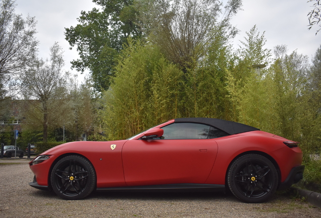 Ferrari Roma Spider