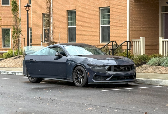 Ford Mustang Dark Horse 2024