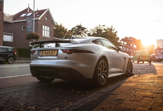 Jaguar F-TYPE SVR Coupé 2017