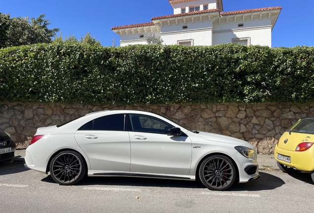 Mercedes-Benz CLA 45 AMG C117