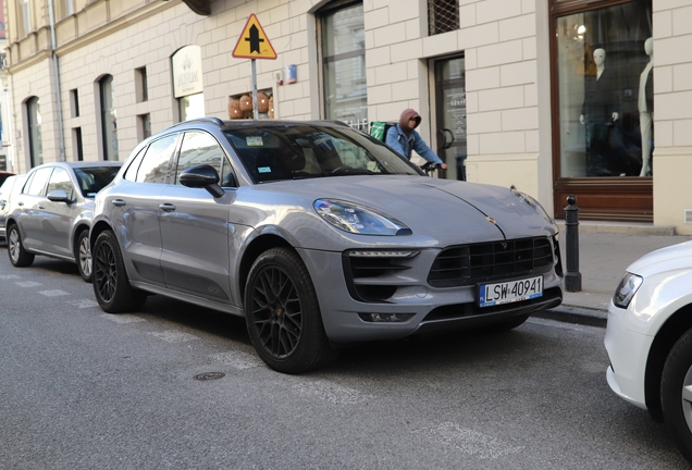 Porsche 95B Macan GTS