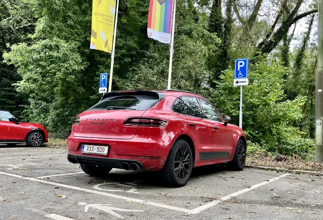 Porsche 95B Macan GTS