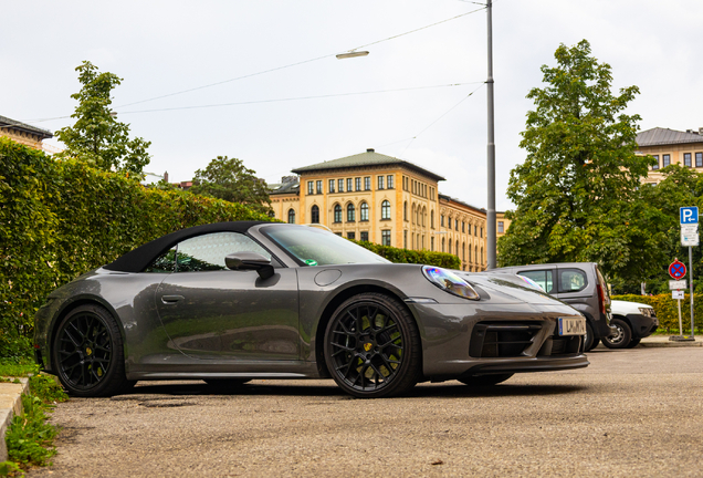 Porsche 992 Carrera 4 GTS Cabriolet